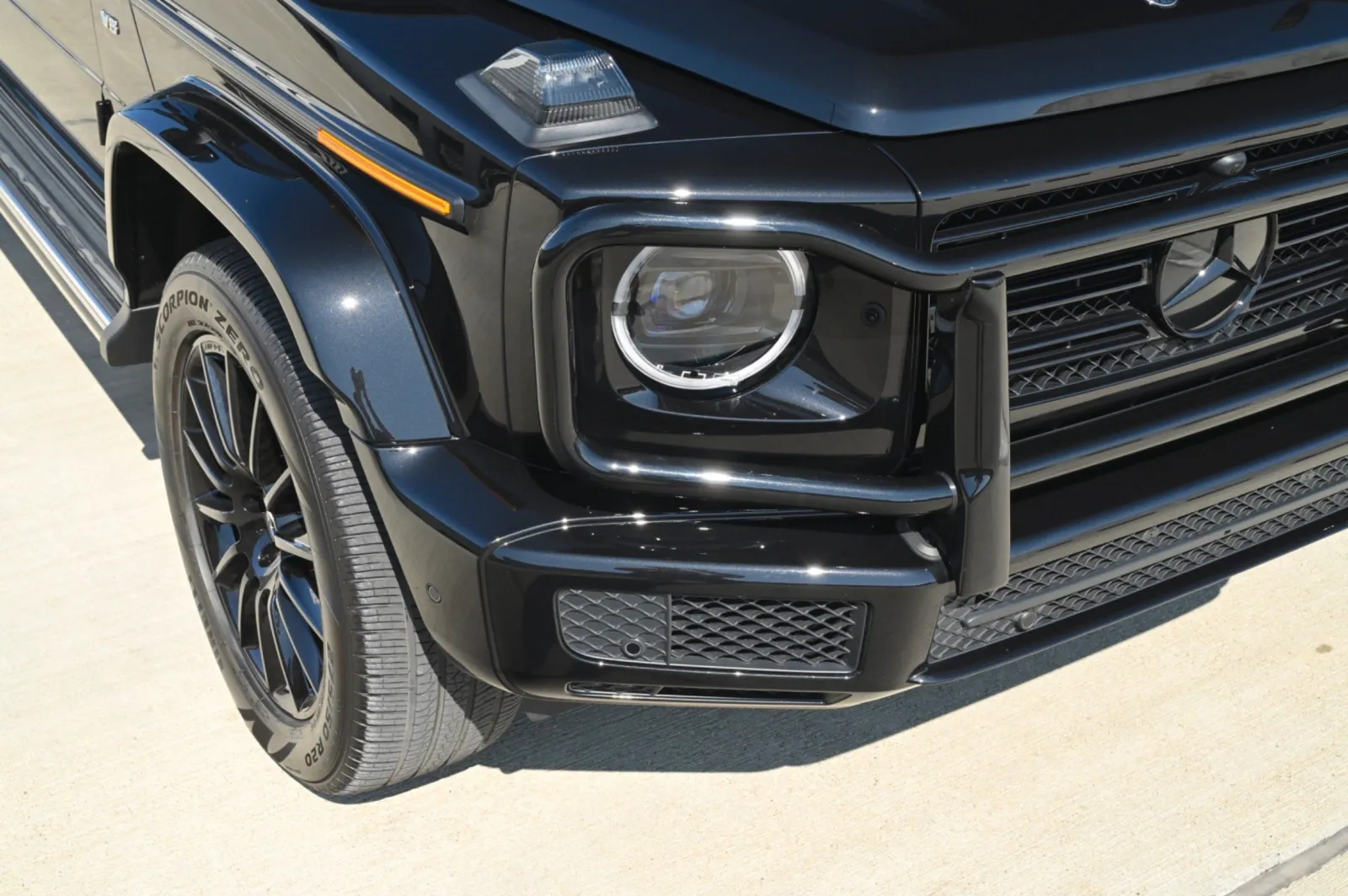 Mercedes-Benz G 550 photo 13