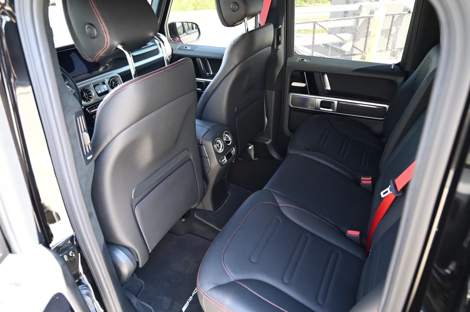Mercedes-Benz G 550 photo 31