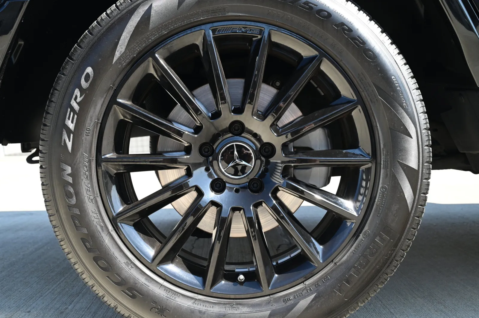 Mercedes-Benz G 550 photo 17