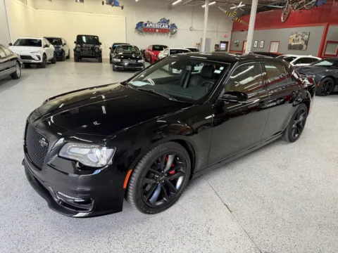 Photos of 2023 Chrysler 300 C for sale in Troy, MI at City of Cars