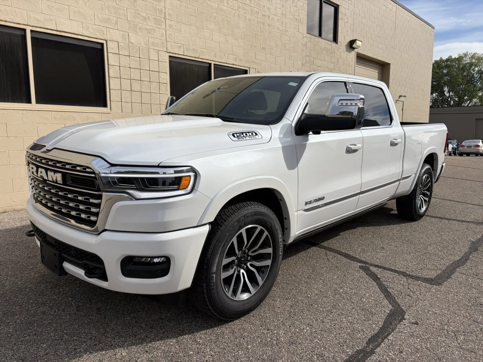 Ram 1500 photo 2