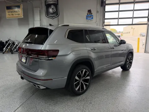 More photos of 2026 Volkswagen Atlas SEL Premium R-Line at City of Cars, MI