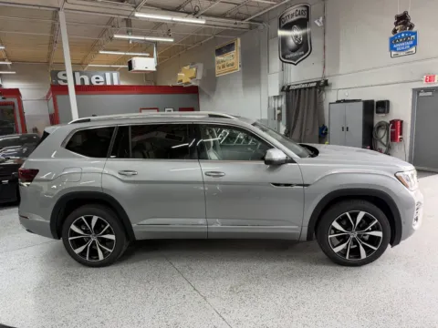 More photos of 2026 Volkswagen Atlas SEL Premium R-Line at City of Cars, MI