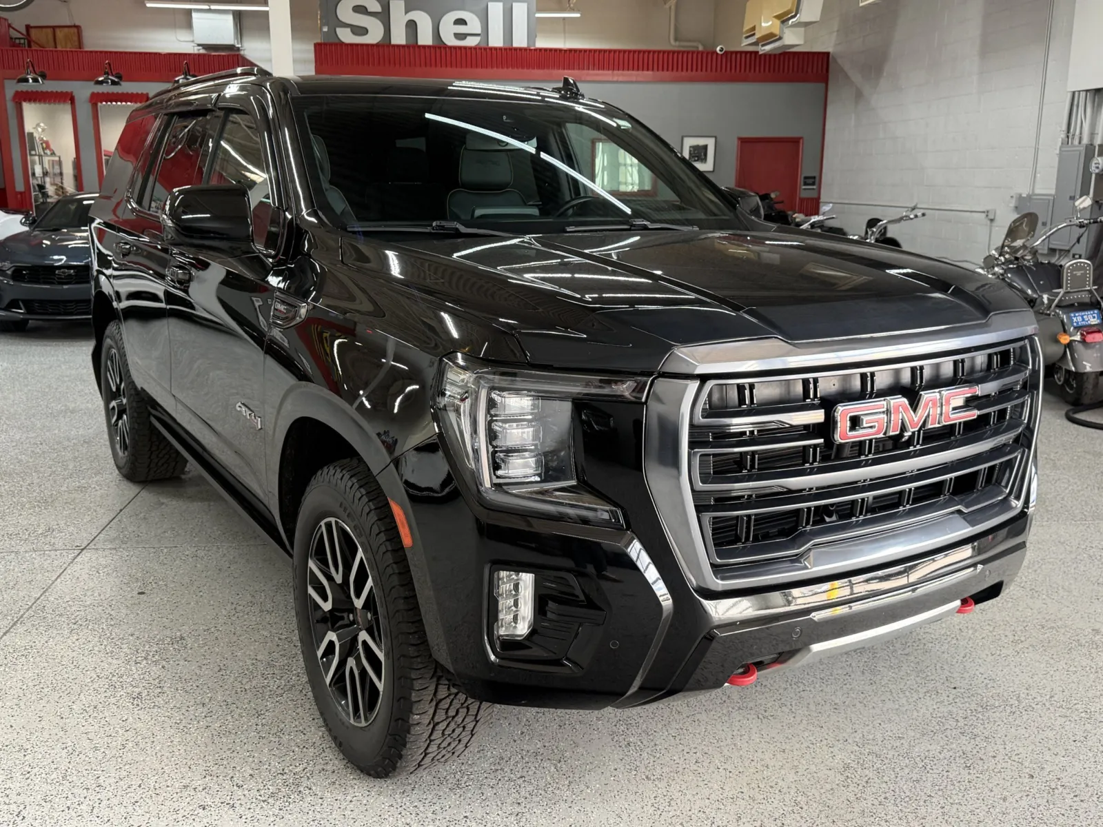 GMC Yukon photo 9