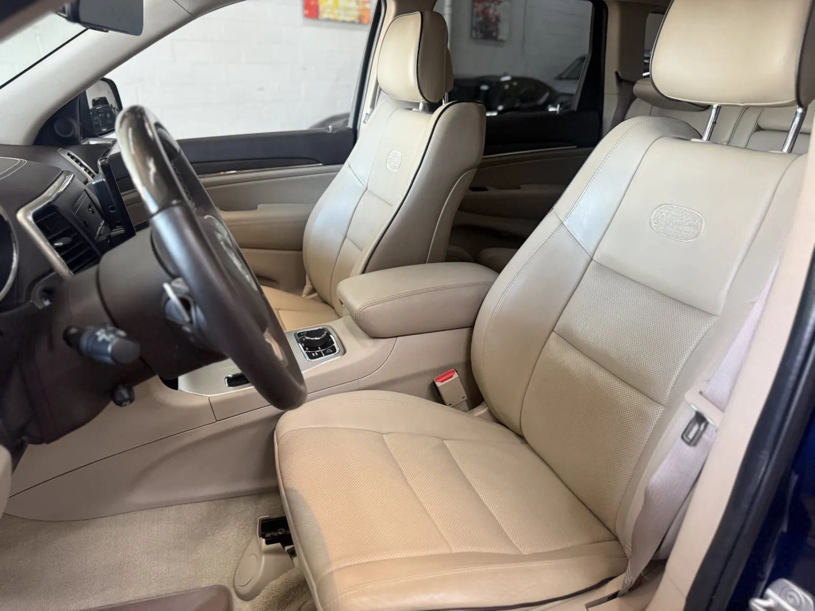 Jeep Grand Cherokee photo 11