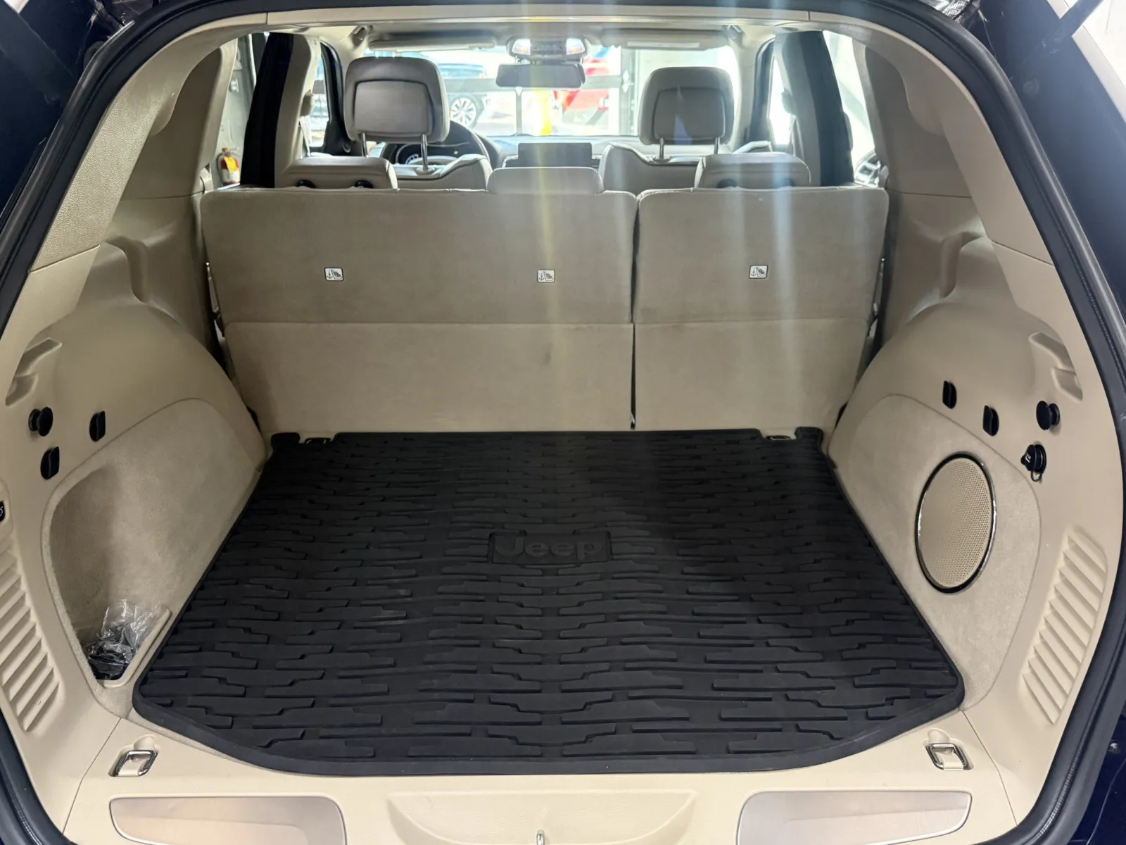Jeep Grand Cherokee photo 20
