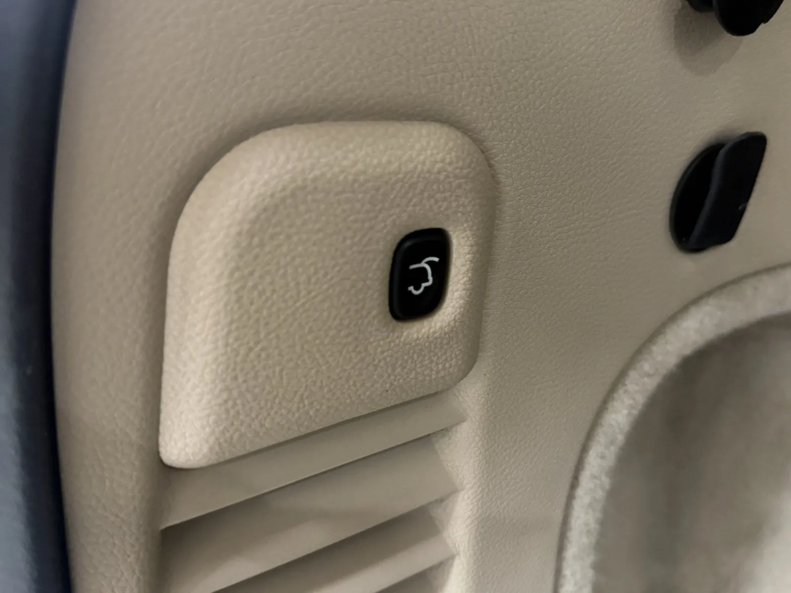 Jeep Grand Cherokee photo 21