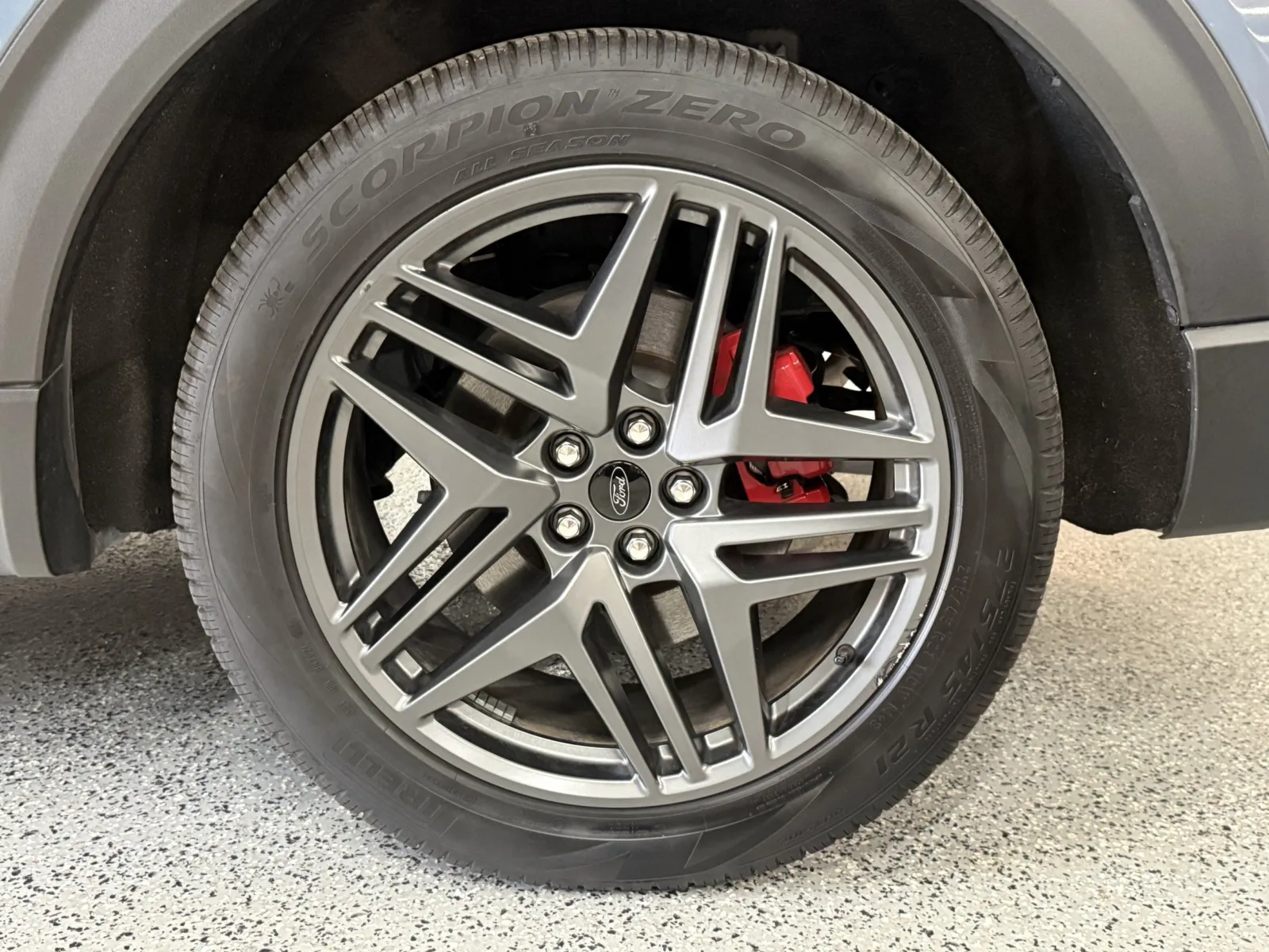 Ford Explorer photo 24