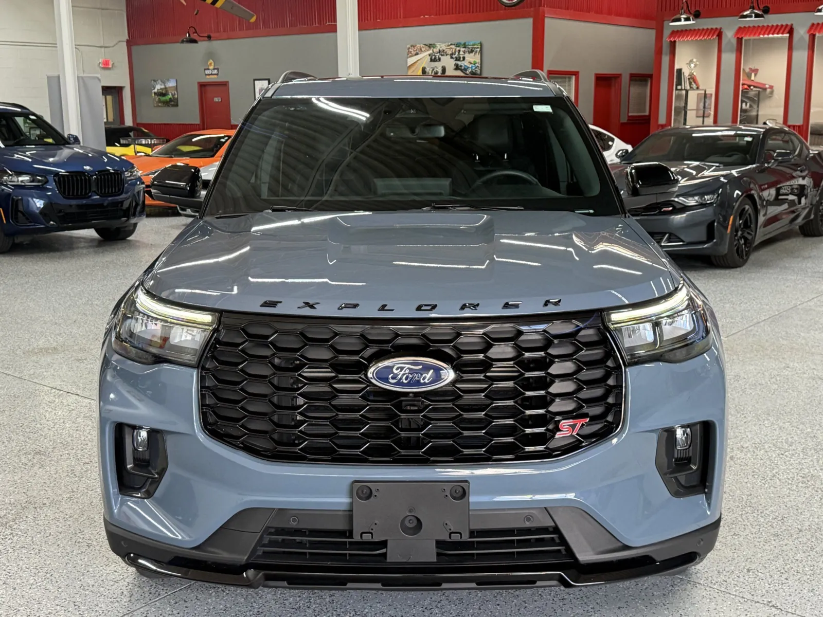 Ford Explorer photo 9