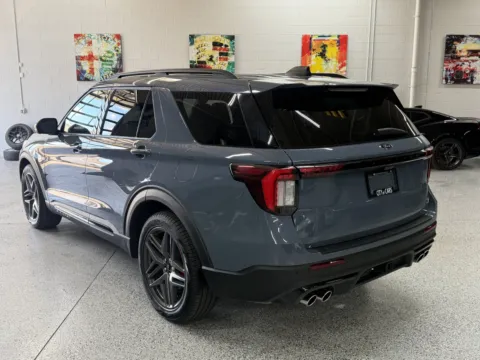 More photos of 2025 Ford Explorer ST at City of Cars, MI