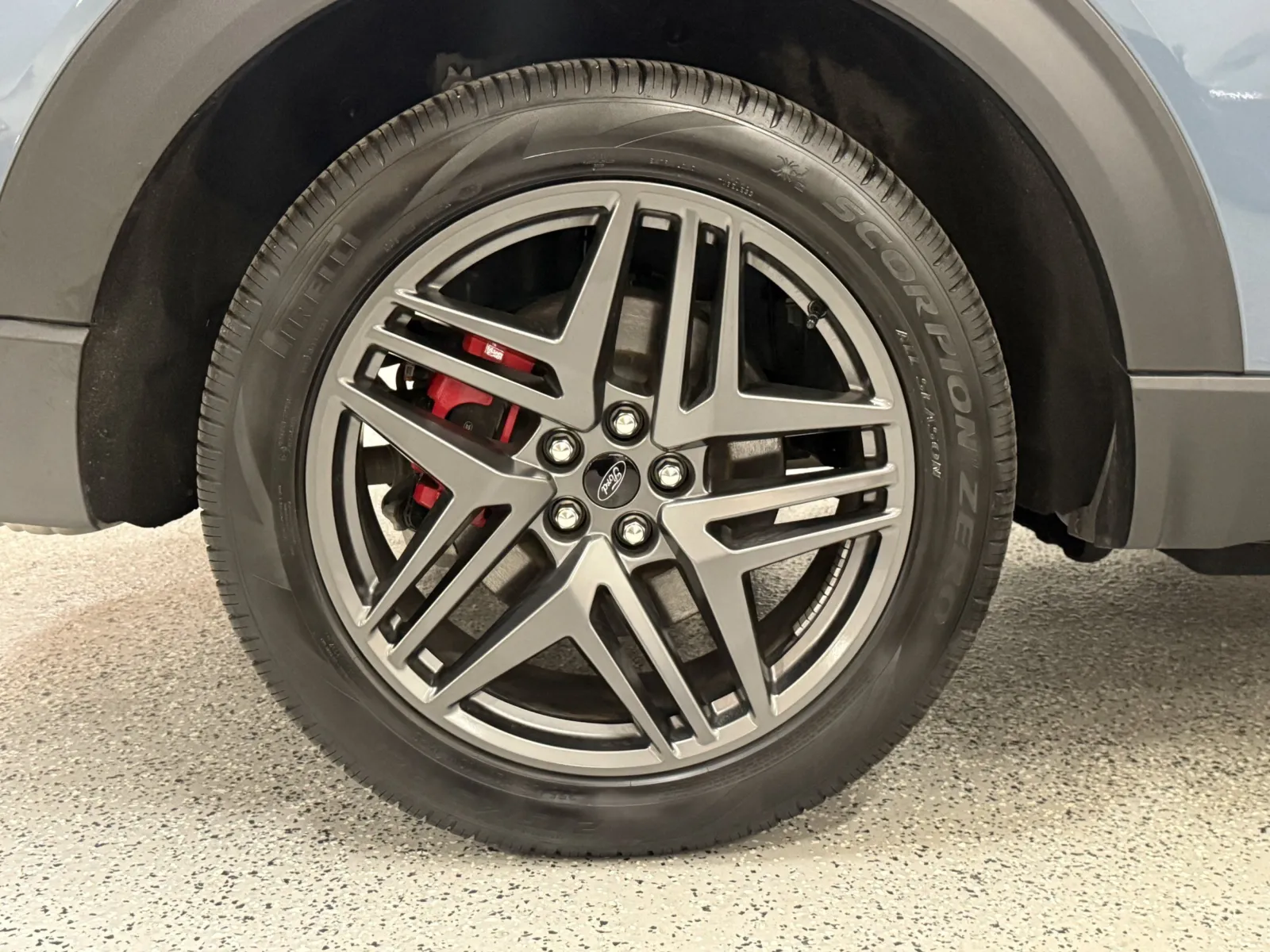 Ford Explorer photo 25