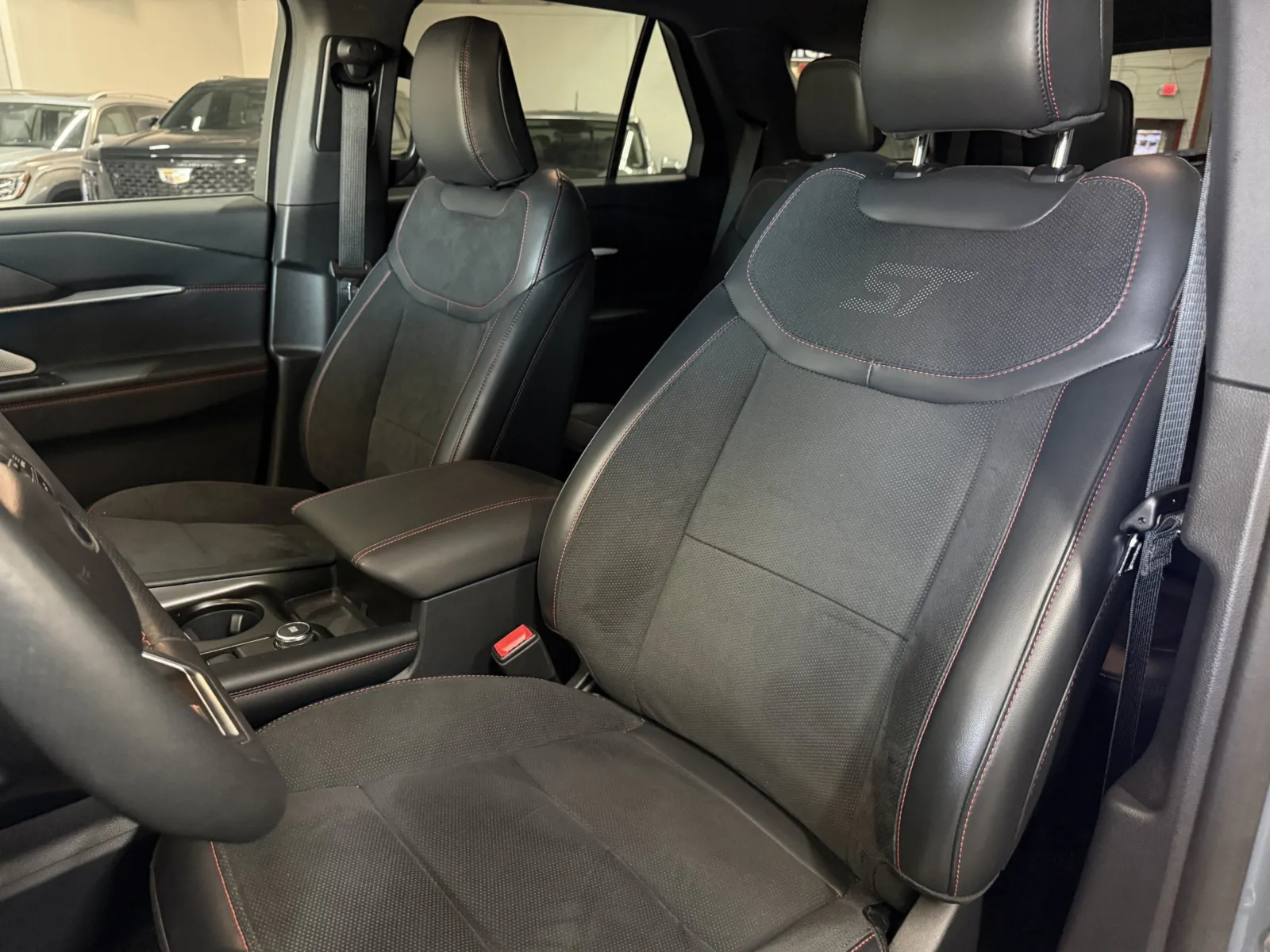 Ford Explorer photo 13