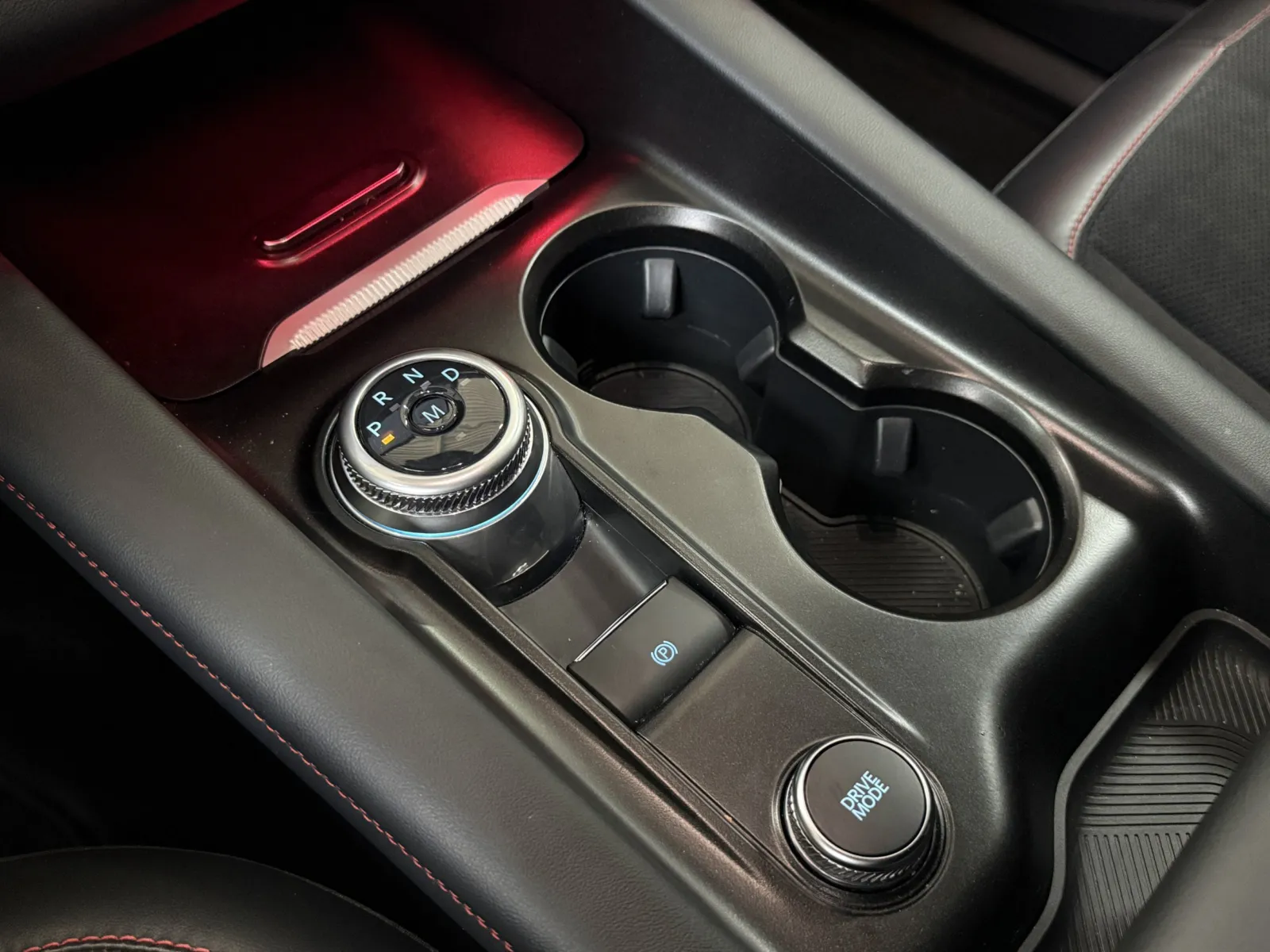 Ford Explorer photo 17