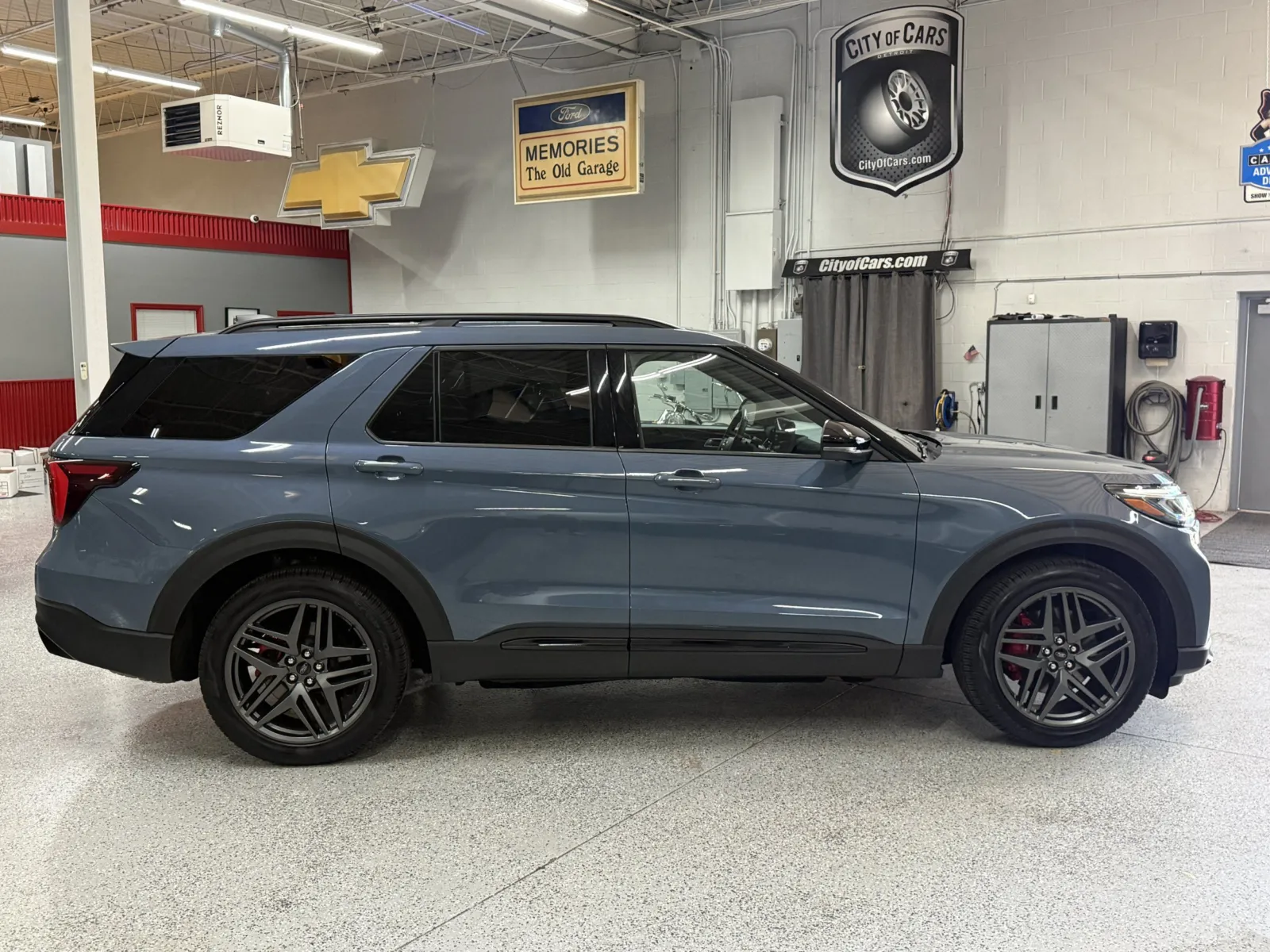Ford Explorer photo 7
