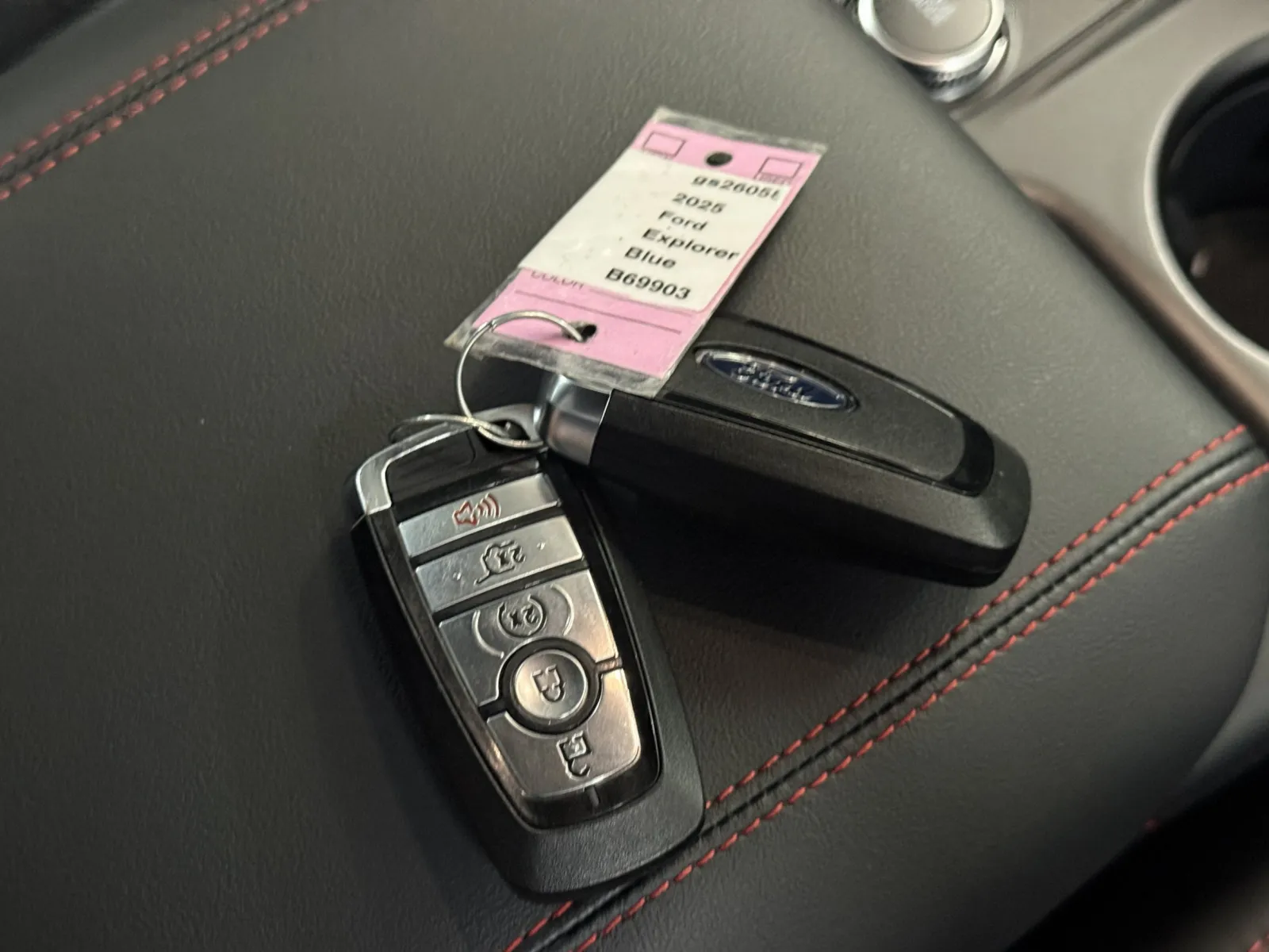 Ford Explorer photo 22