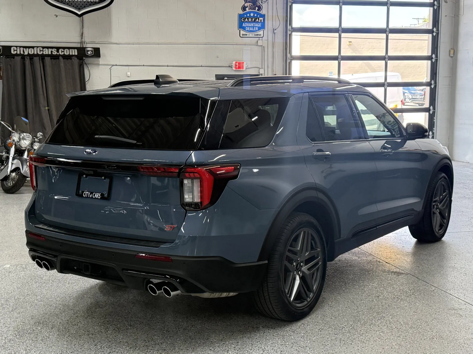 Ford Explorer photo 6