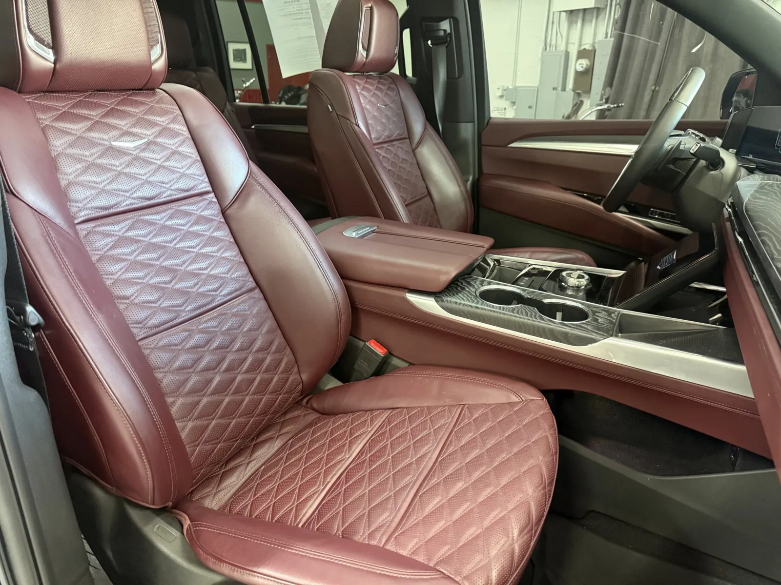 Cadillac Escalade ESV photo 21