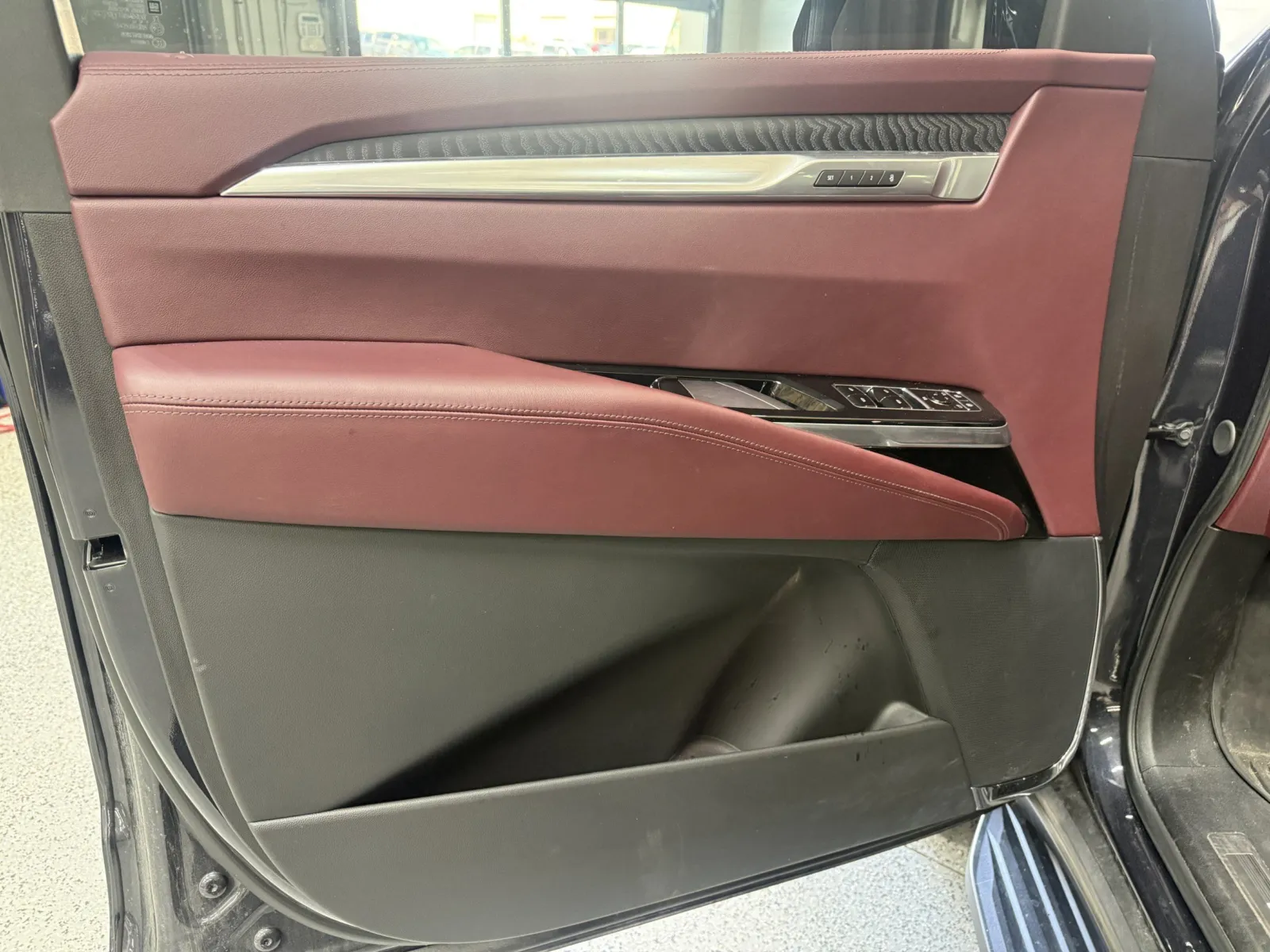 Cadillac Escalade ESV photo 9