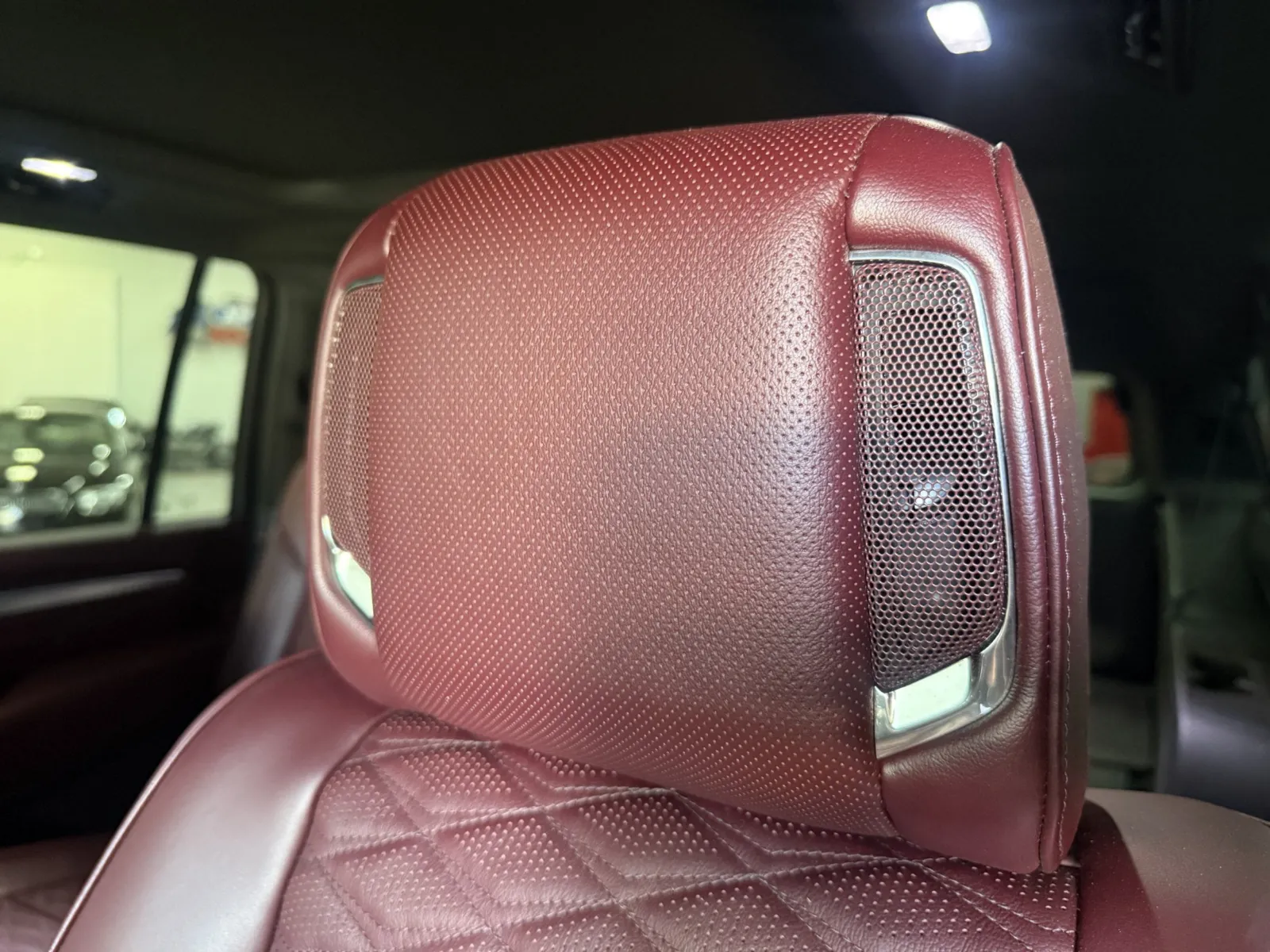 Cadillac Escalade ESV photo 13