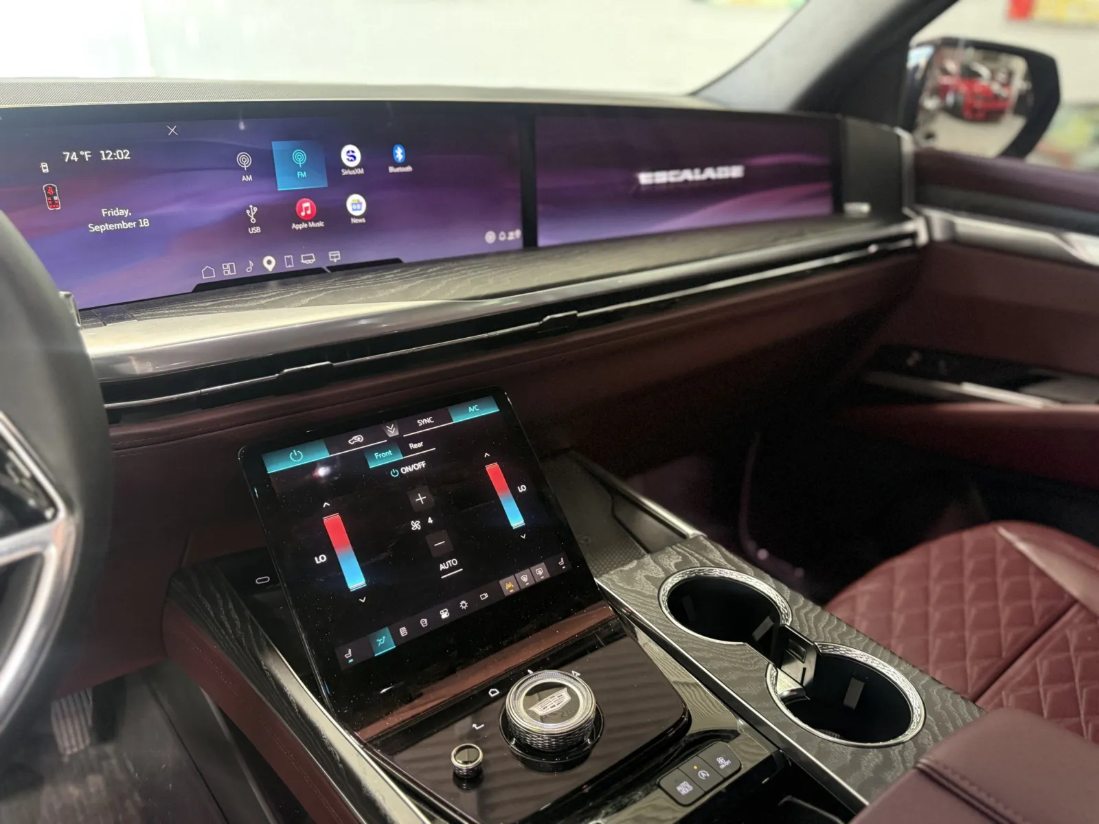 Cadillac Escalade ESV photo 11