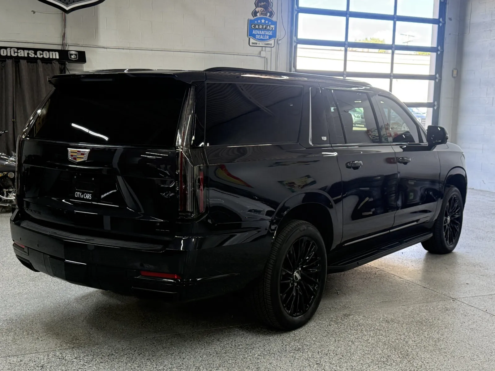 Cadillac Escalade ESV photo 7