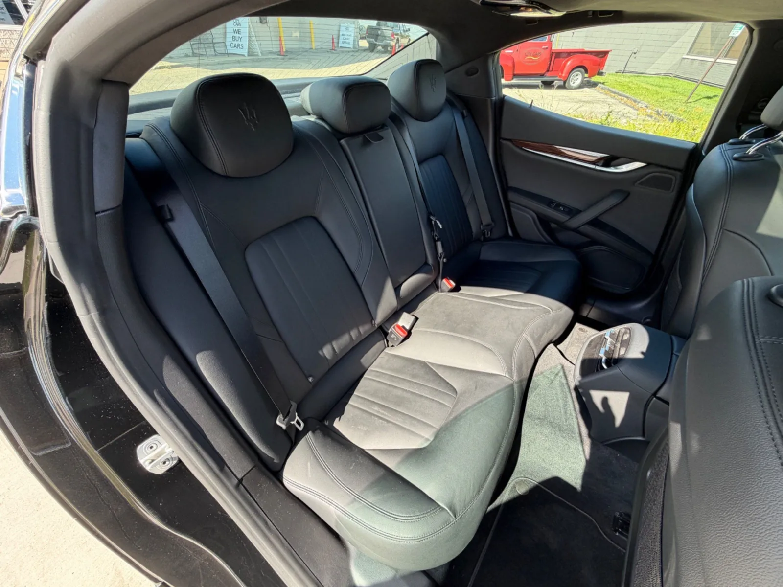 Maserati Ghibli photo 33
