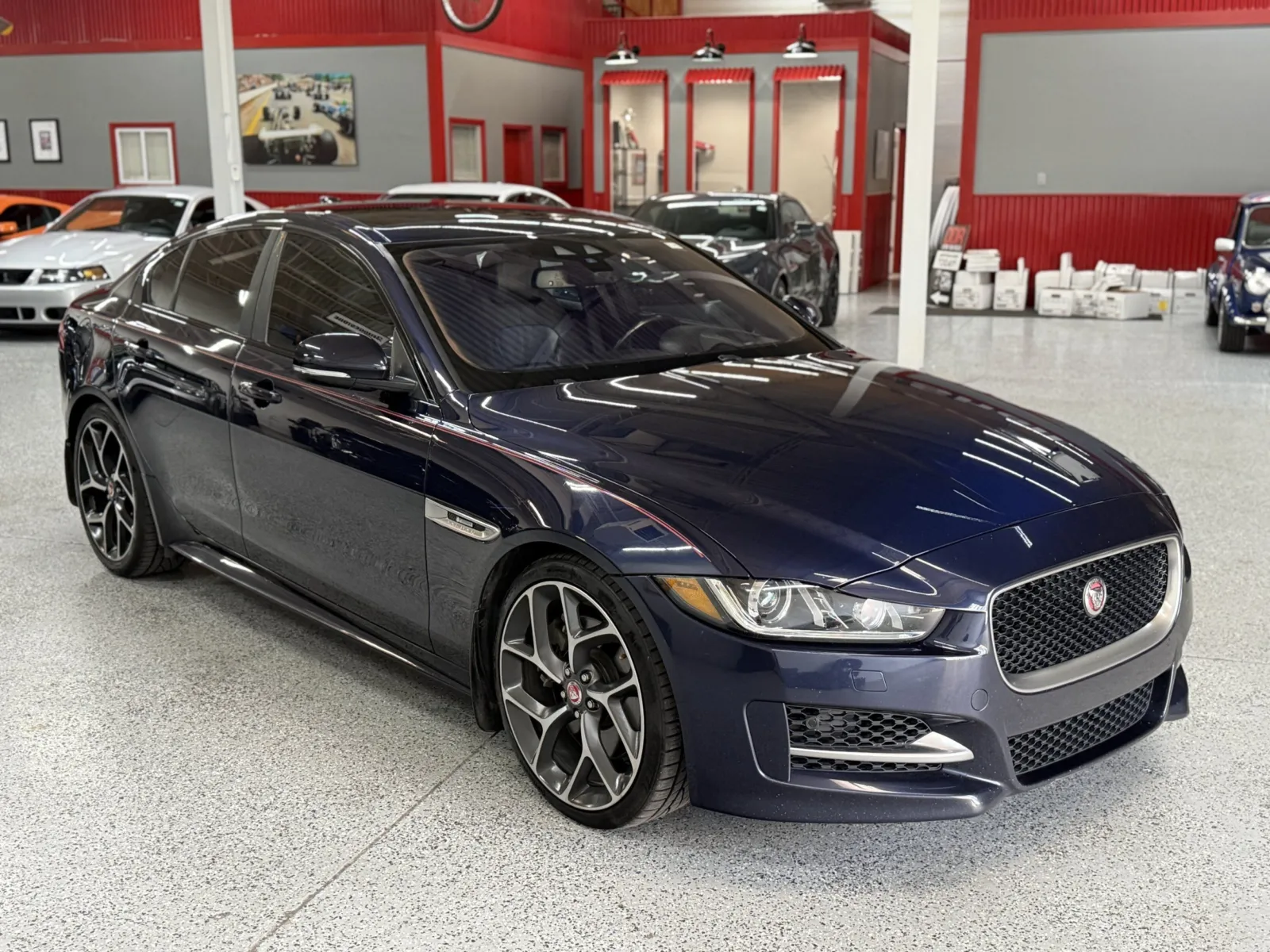 Jaguar XE photo 8