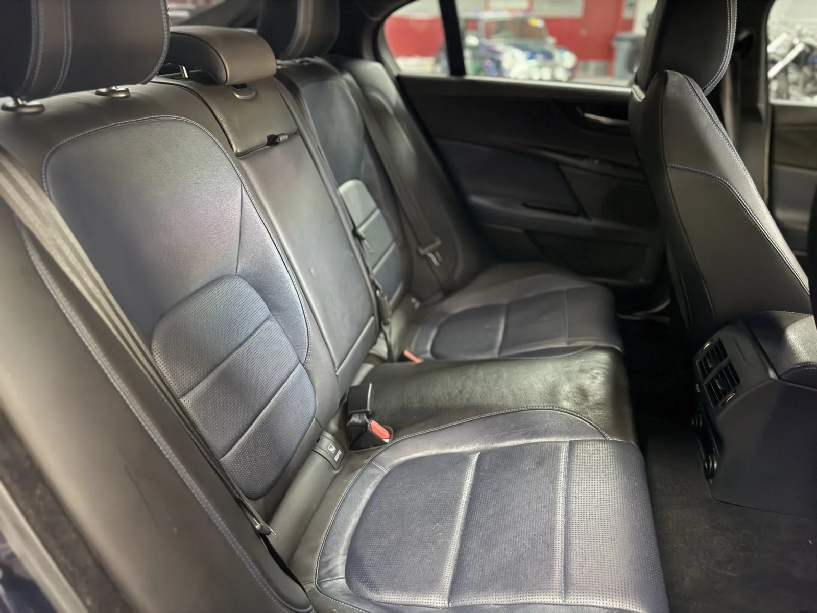 Jaguar XE photo 24