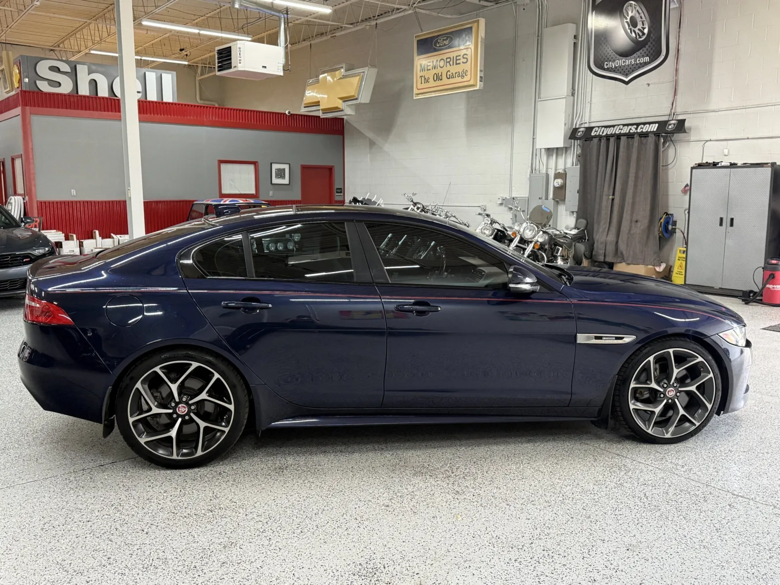 Jaguar XE photo 7