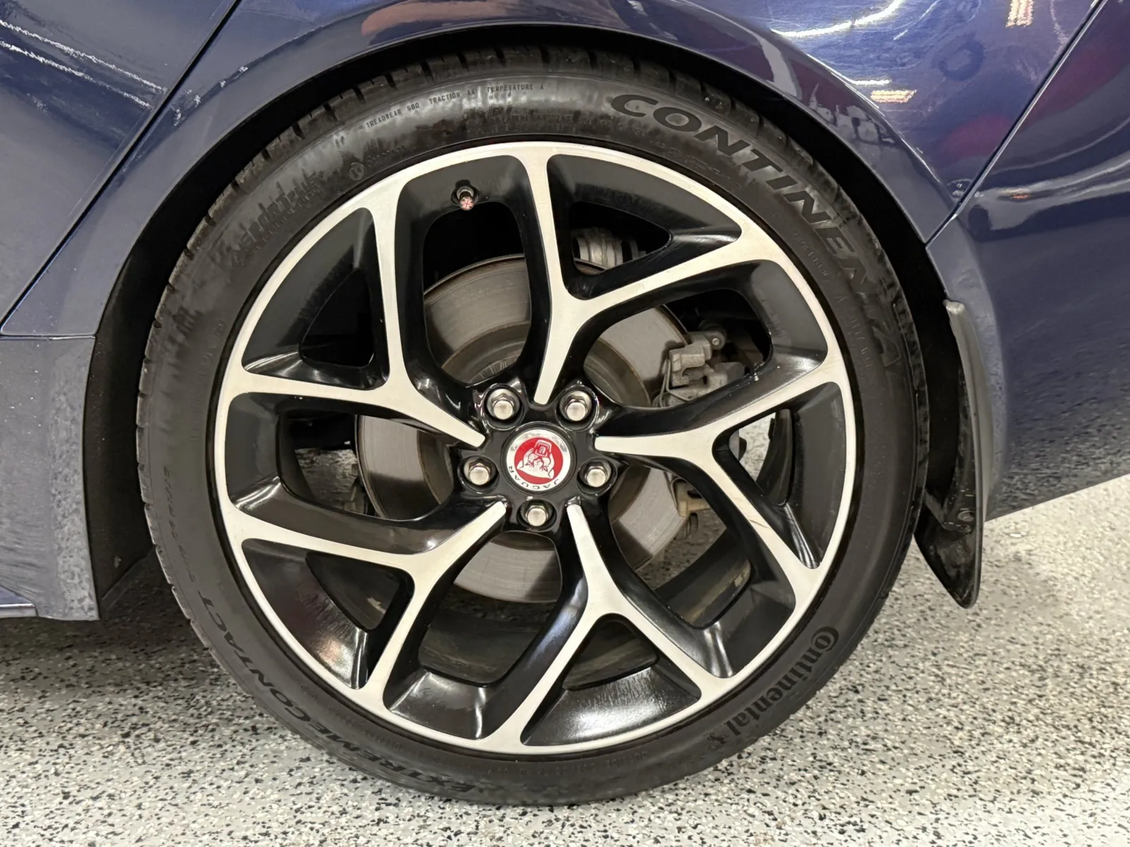Jaguar XE photo 30