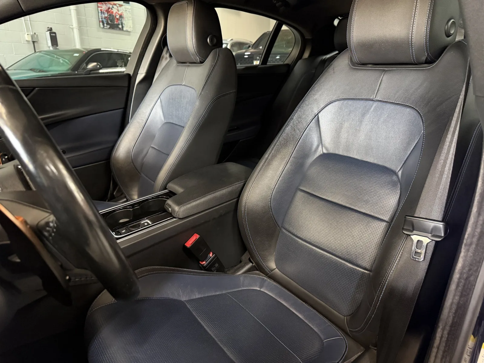 Jaguar XE photo 14