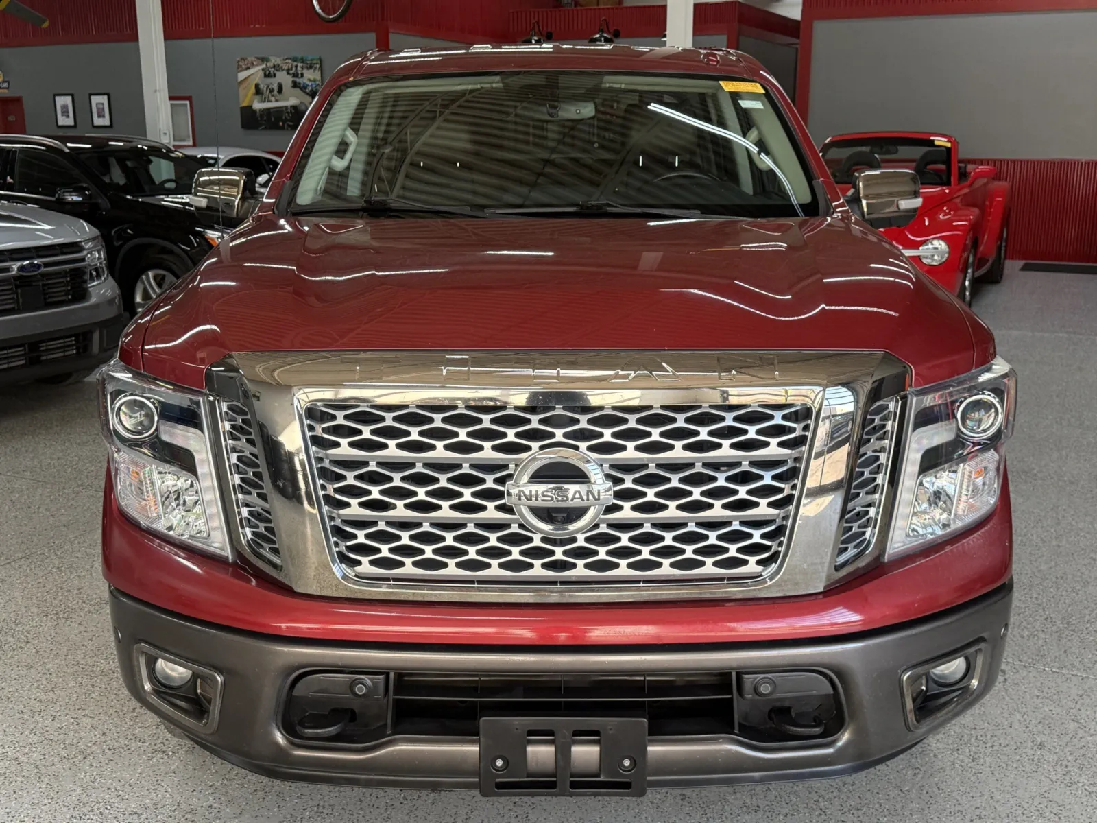 Nissan Titan photo 9