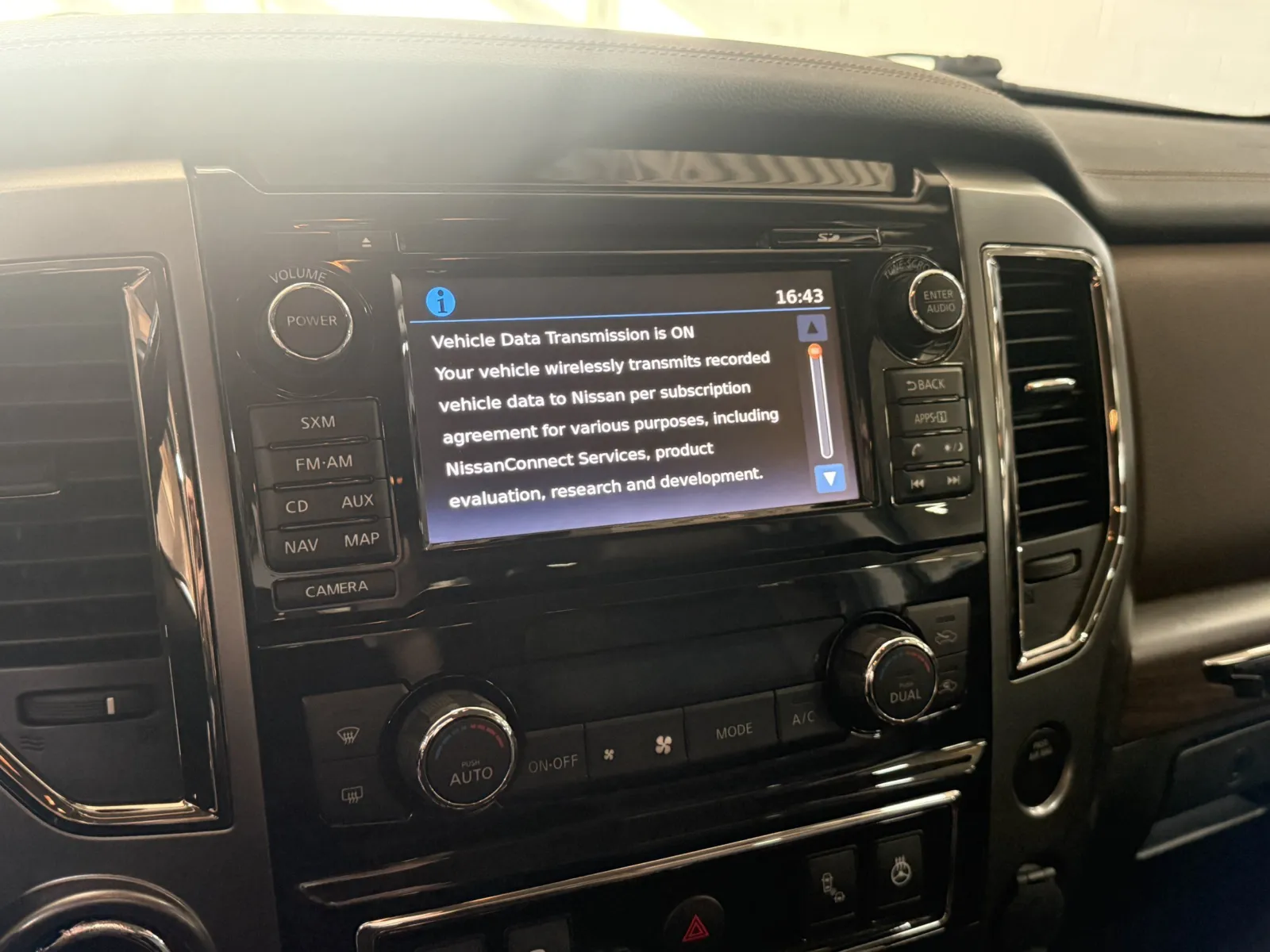 Nissan Titan photo 14
