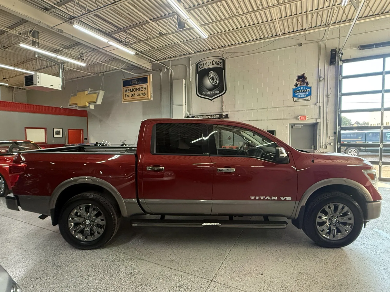 Nissan Titan photo 7