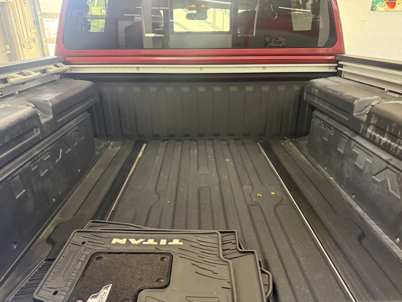 Nissan Titan photo 19