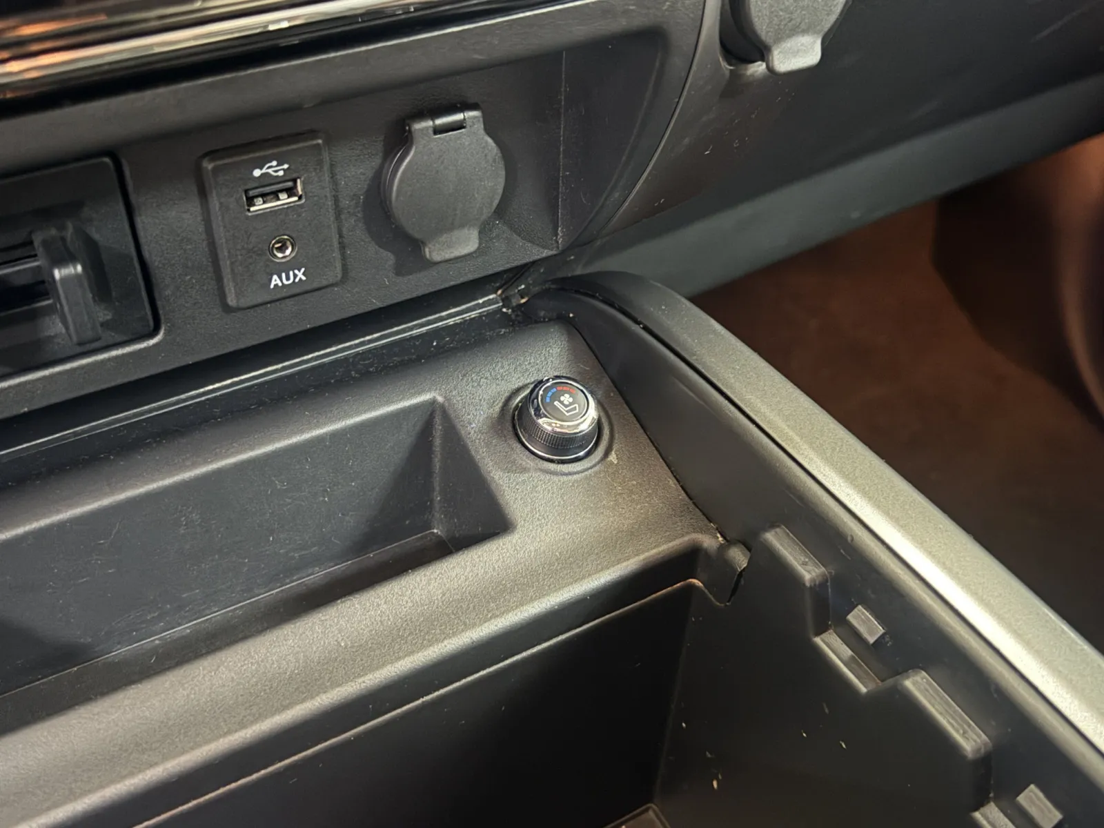 Nissan Titan photo 16