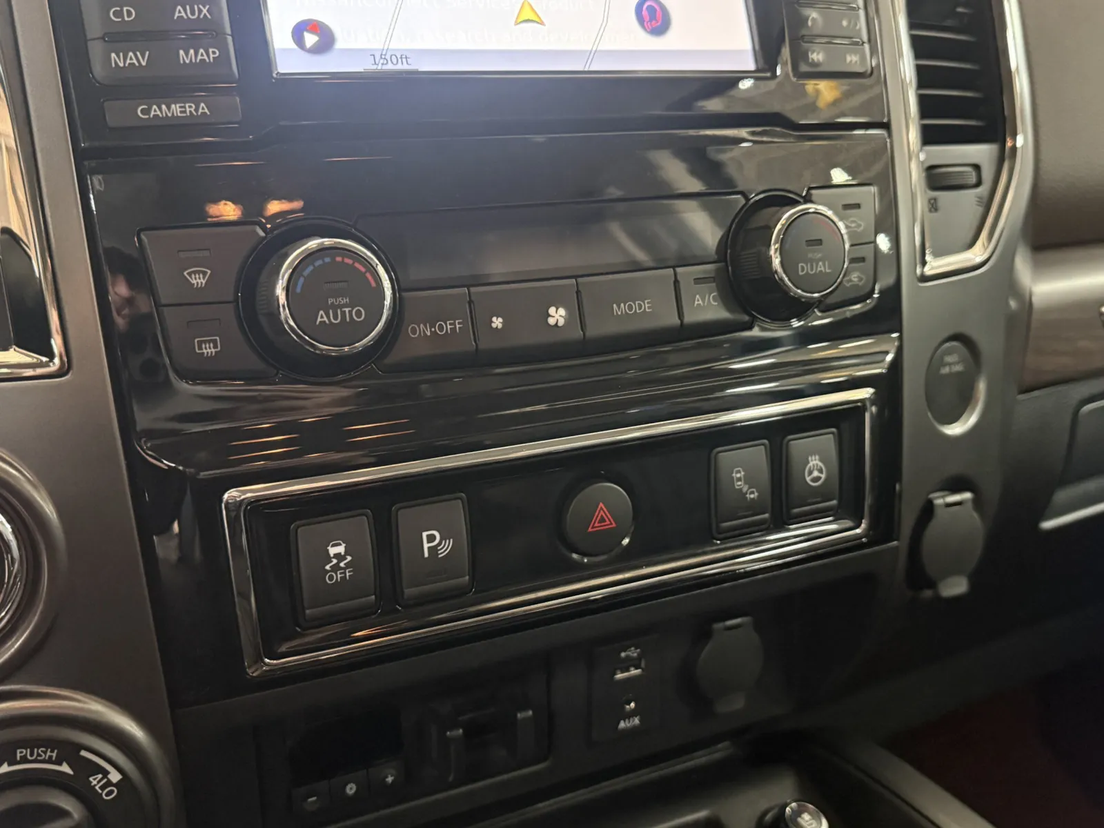 Nissan Titan photo 15