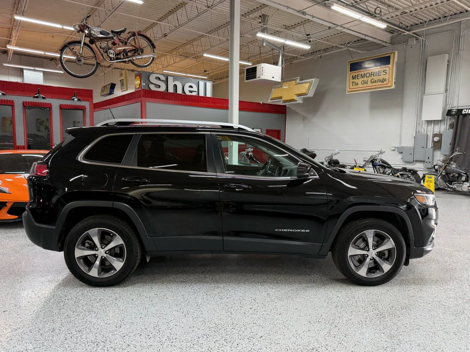 Jeep Cherokee photo 6