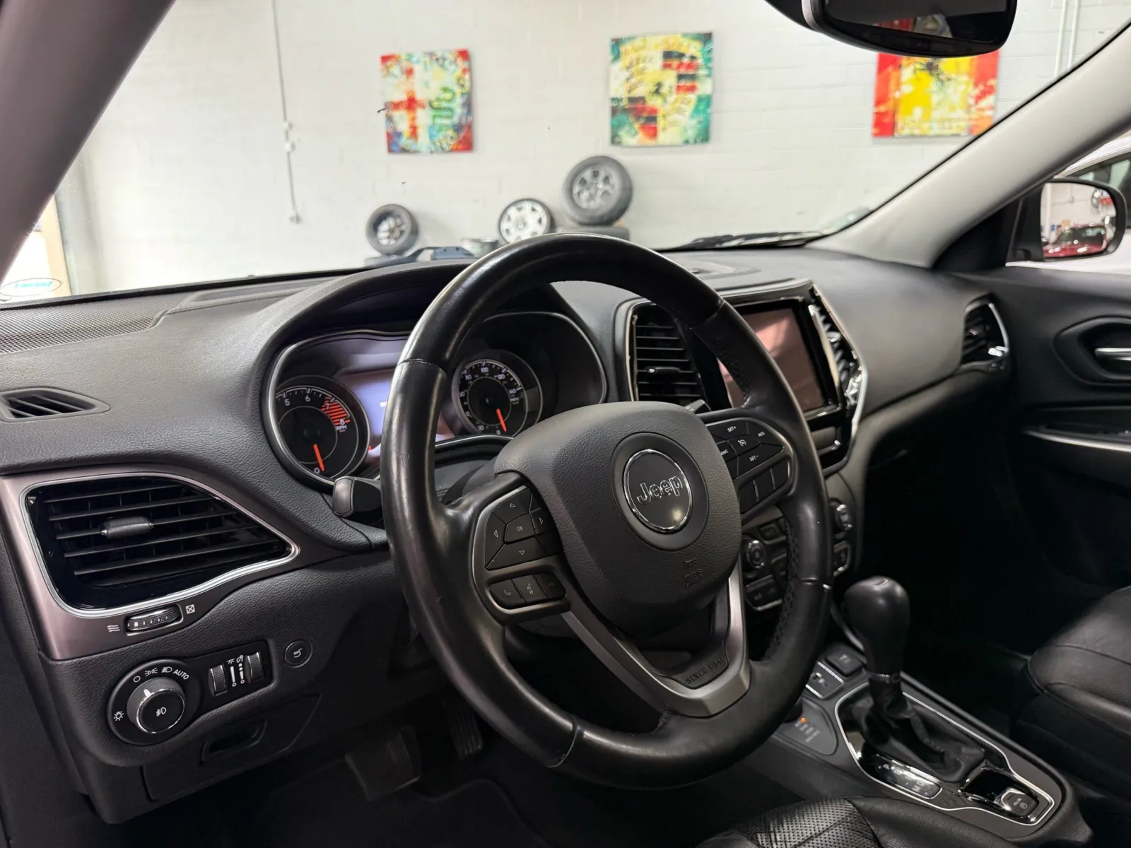 Jeep Cherokee photo 10