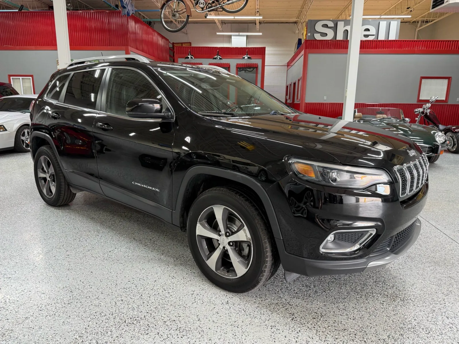 Jeep Cherokee photo 7