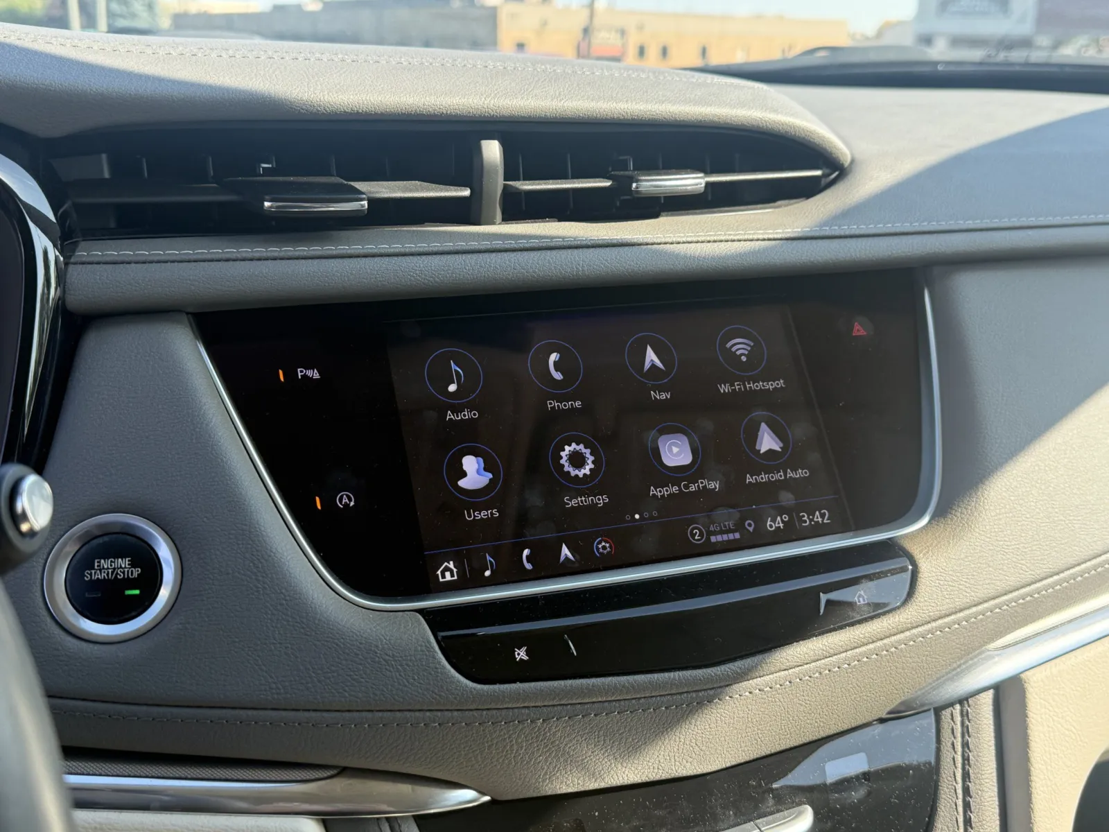 Cadillac XT5 photo 10