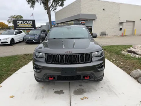 Photos of 2019 Jeep Grand Cherokee Trailhawk 4x4 for sale in Troy, MI at City of Cars