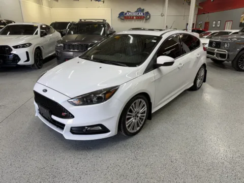 White 2018 Ford Focus ST for sale in Troy, MI
