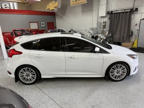 More photos of 2018 Ford Focus ST at City of Cars, MI