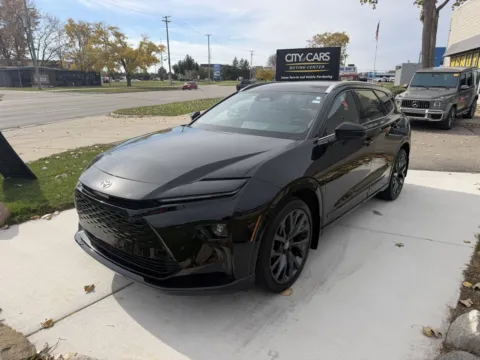 Black 2025 Toyota Crown Signia Limited for sale in Troy, MI