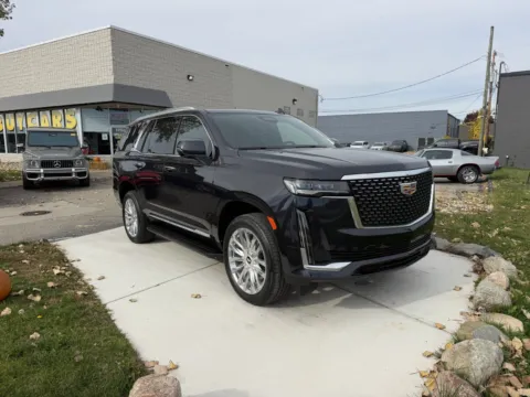 Another view of 2024 Cadillac Escalade 4WD Premium Luxury for sale in Troy, MI at City of Cars