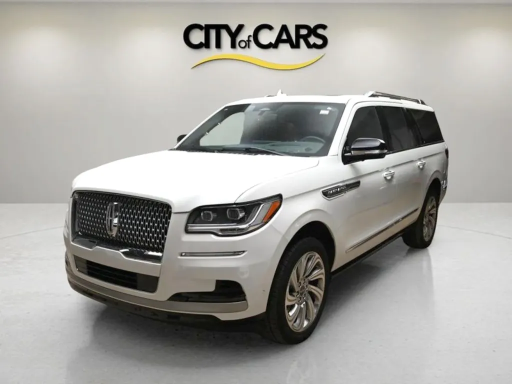 Used 2024 Lincoln Navigator L Reserve for sale in Troy, MI at City