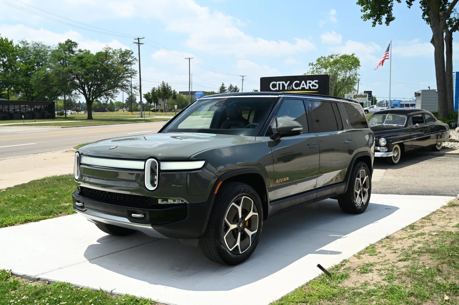 Green 2022 Rivian R1S Launch Edition for sale in Troy, MI