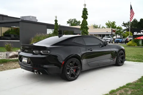 More photos of 2021 Chevrolet Camaro SS at City of Cars, MI