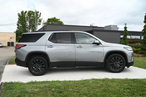 More photos of 2023 Chevrolet Traverse RS at City of Cars, MI